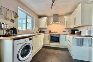 Kitchen/Diner- click for photo gallery